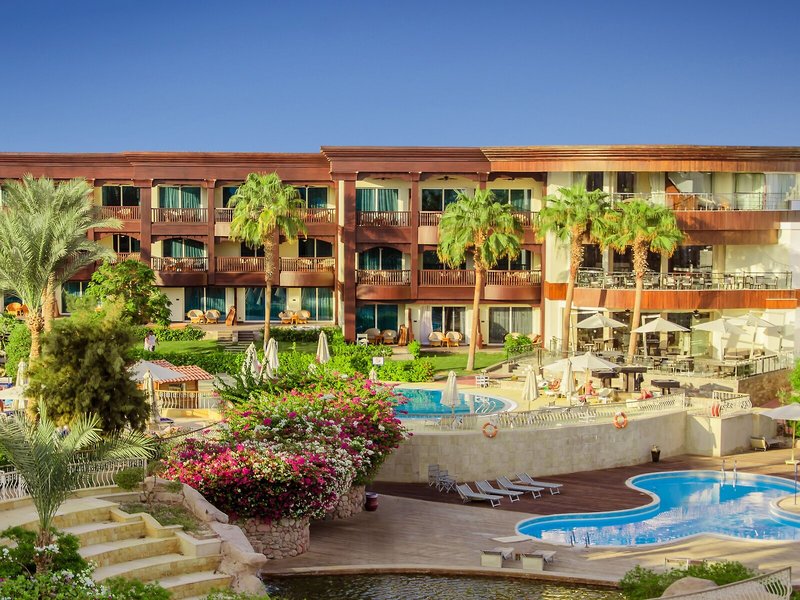 02_Royal Savoy Hotel